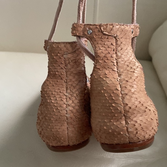 Donald J. Pliner Paix Tan Lace-Up Flats with Textured Leather - Picture 6 of 8